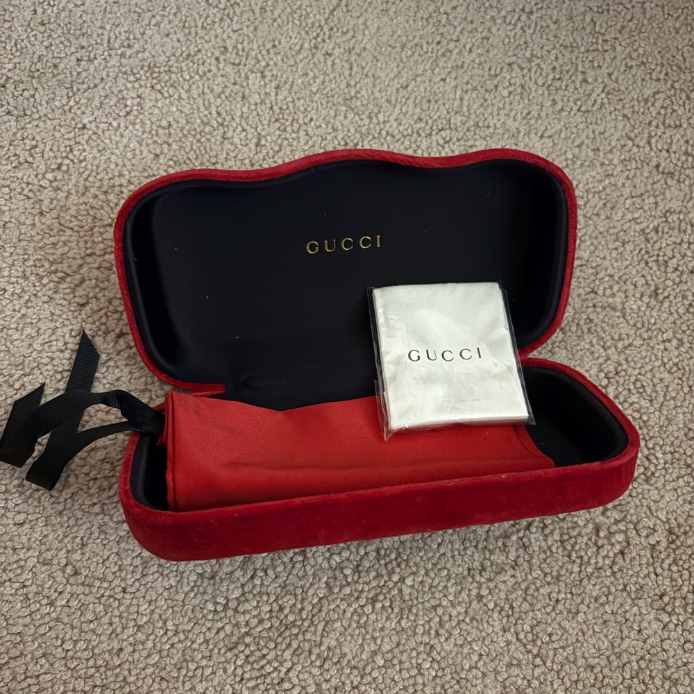 Gucci Red Velvet Eyewear sunglasses Case